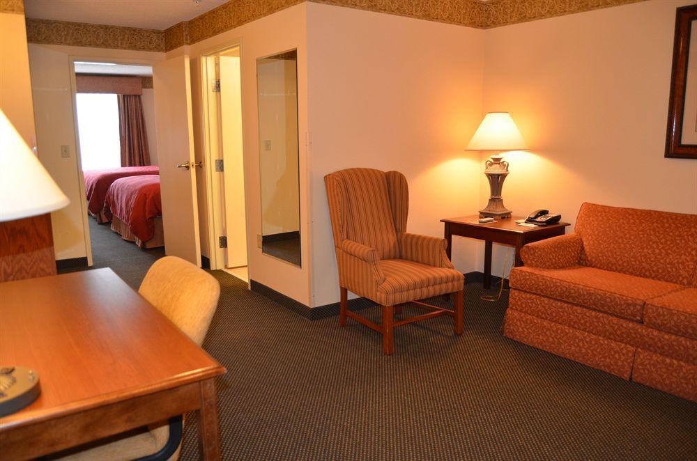 Holiday Inn Express & Suites Marquette By Ihg Zimmer foto